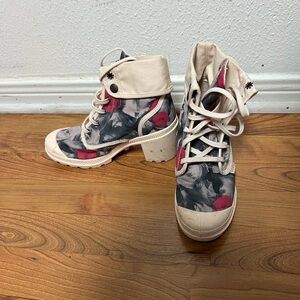 Palladium boots rose size 8.5